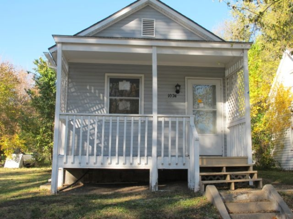 1024 Pottawatomie St., Leavenworth, KS 66048 