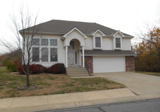 702 Redbud Dr, Paola, KS 66071 