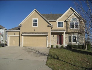 16193 S Summertree Ln, Olathe, KS 66062 