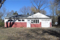 1712 SE 24th St, Topeka, KS 66605 