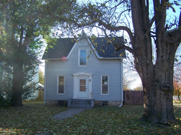 824 N Olive St, Wellington, KS 67152 