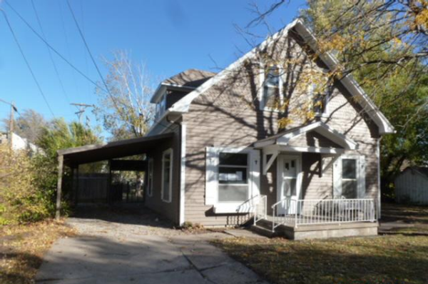 116 S Lancaster Ave, Hesston, KS 67062 