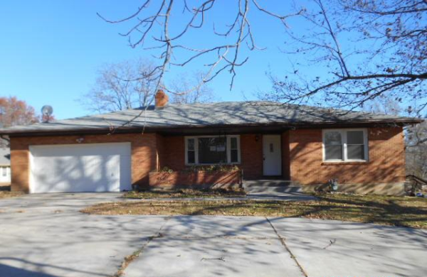 7012 Rowland Ave, Kansas City, KS 66109 