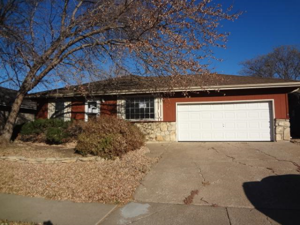 2708 Belmont Blvd, Salina, KS 67401 