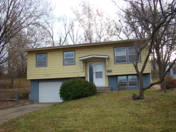 4042 SE Truman Ave, Topeka, KS 66609 