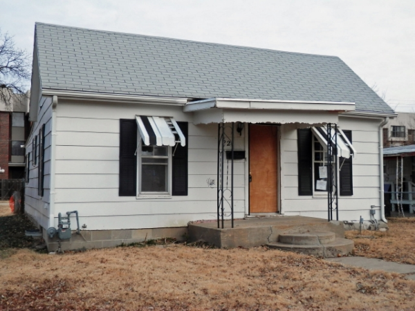 621 S 4th St, Salina, KS 67401 