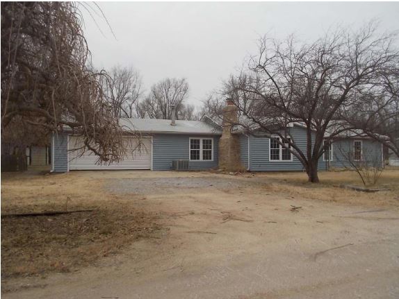 8309 Terrick Ln, Haysville, KS 67060 