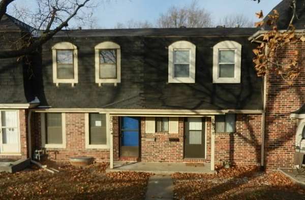 8910 Pflumm Road, Lenexa, KS 66215 