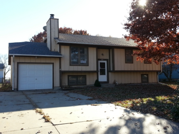 2911 Melrose Pl, Emporia, KS 66801 