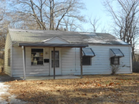 2737 S 49th St, Kansas City, KS 66106 