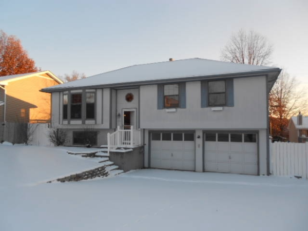 212 E Connie St, Lansing, KS 66043 