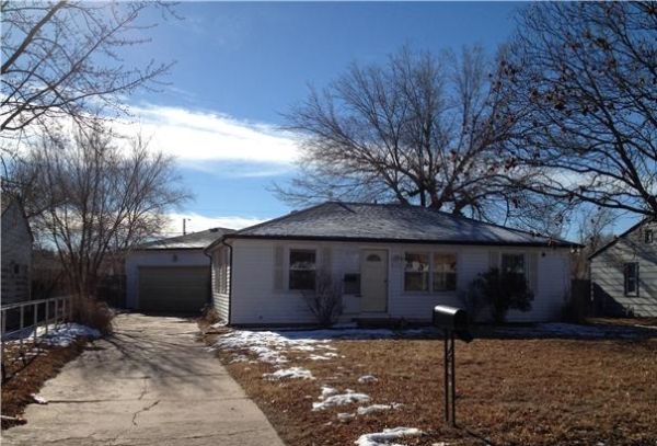 615 W 46th St S, Wichita, KS 67217 