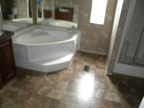 1279 WOLF ISLAND RD, Glasgow, KY 42141 