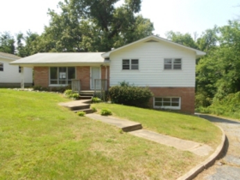 220 Riverside Dr, Paducah, KY 42003 