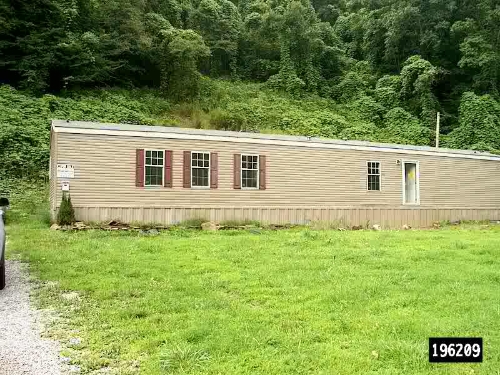 1476 FLAX PATCH RD, Vicco, KY 41773 