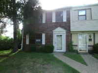 9818 Oakshire Dr, Louisville, KY 40299 