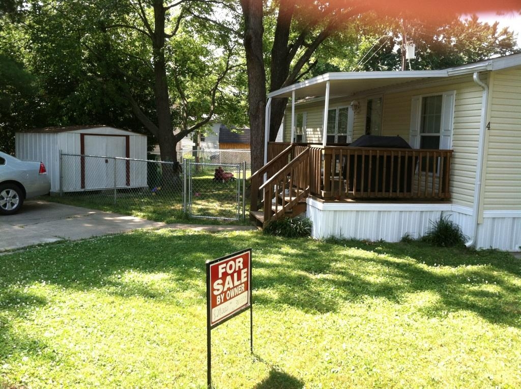 4 Daytona DR, Louisville, KY 40214 