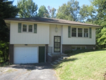 115 Meade Dr, Irvine, KY 40336 