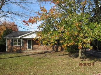 136 Webb Ave, Smiths Grove, KY 42171 
