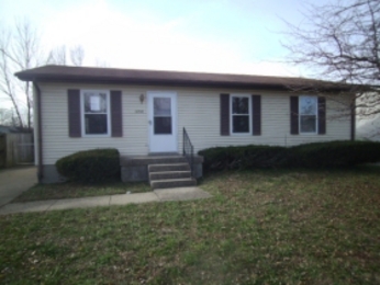 10518 Hillkpark Dr, Louisville, KY 40229 