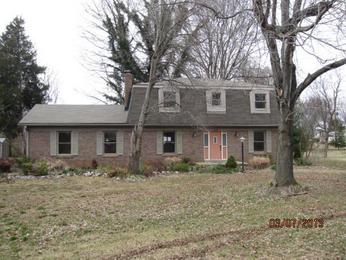 1008 Meadowwood Lane, Bowling Green, KY 42104 