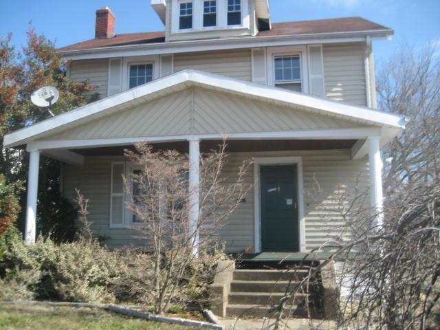 2817 Moore St, Ashland, KY 41101 