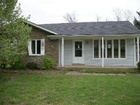 8204 Vaughn Mill Rd, Louisville, KY 40228 