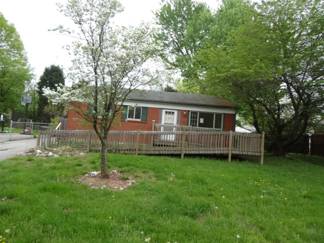 3610 Grissom Way, Louisville, KY 40229 