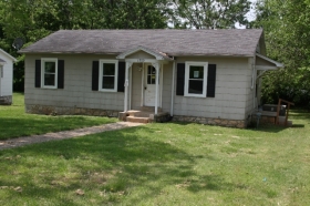 1705 Sharon Dr, Bowling Green, KY 42101 