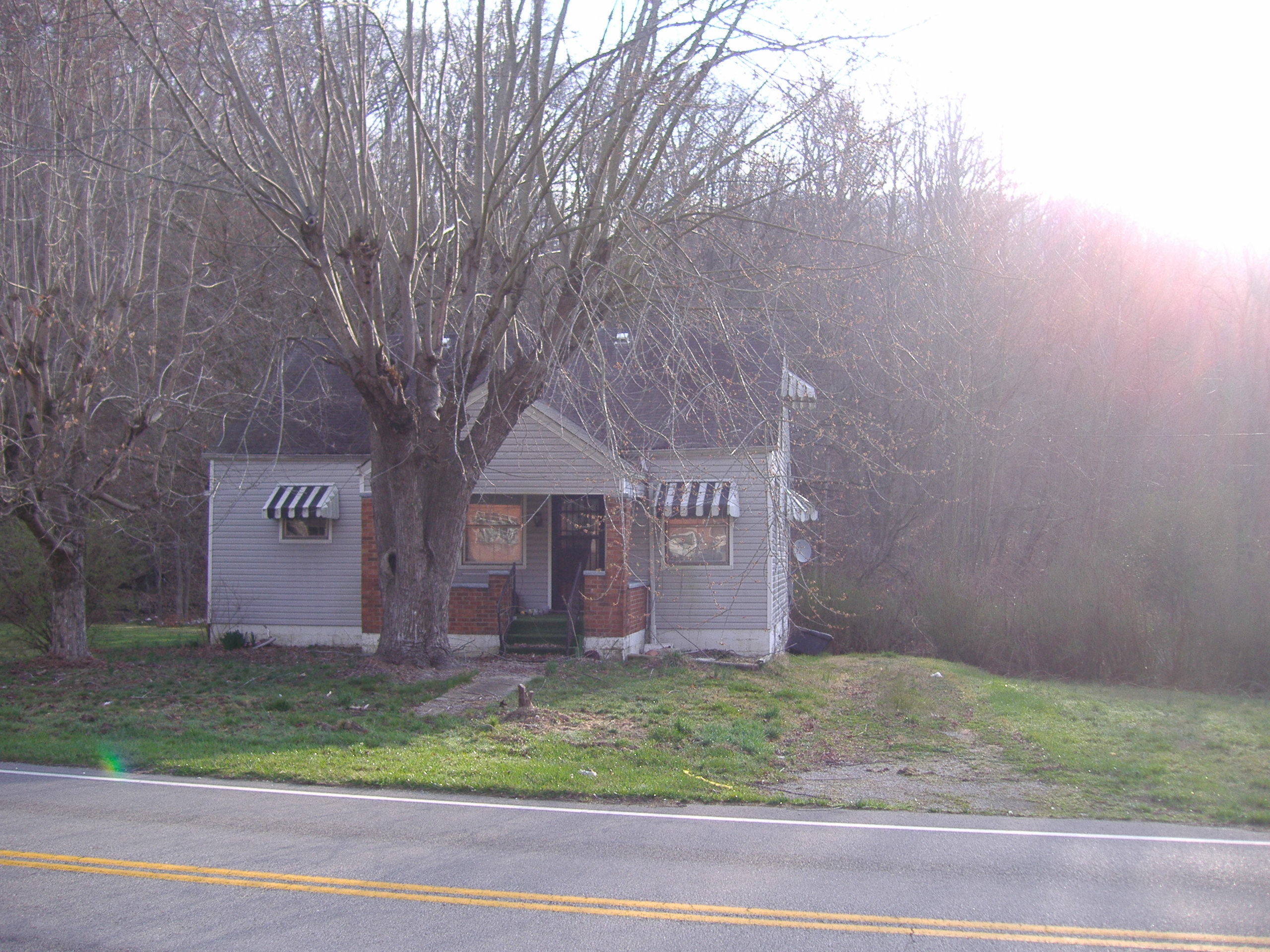 7342 STATE RT 5, ASHLAND, KY 41102 