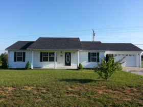 1042 Breezy Ln, Berea, KY 40403 