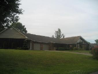 1049 Berkshire Ln, Russell, KY 41169 