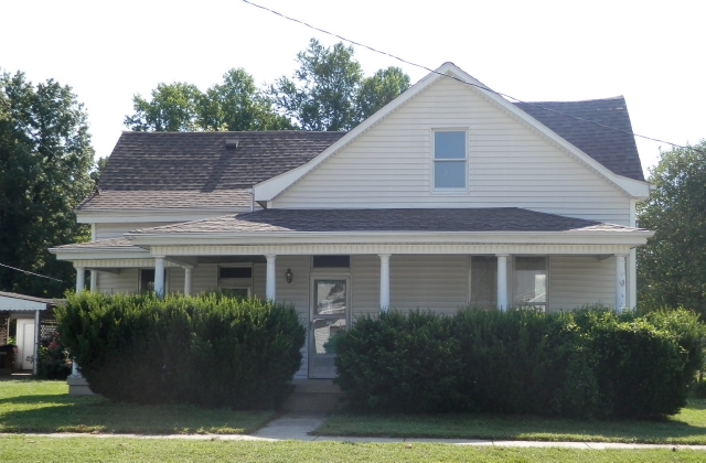 411 6th St, Carrollton, KY 41008 