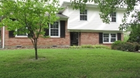 4208 Blossomwood Dr, Louisville, KY 40220 