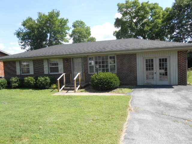 411 Linda Dr, Hopkinsville, KY 42240 