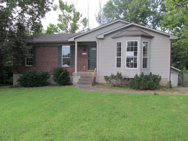 6001 Moorhaven Dr, Louisville, KY 40219 