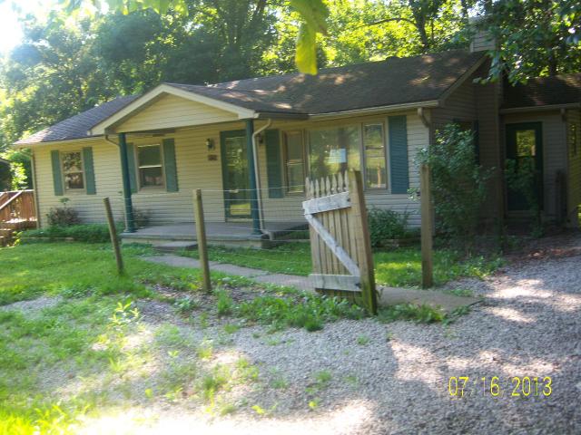 550 Pea Ridge Rd, Irvine, KY 40336 