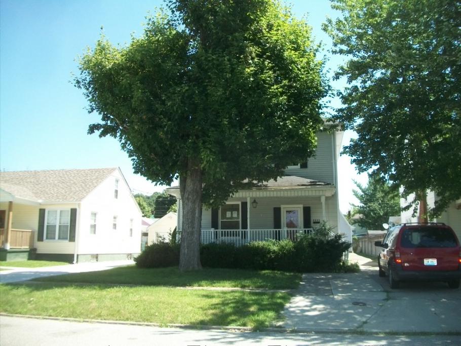 2633 Hampton St, Ashland, KY 41101 