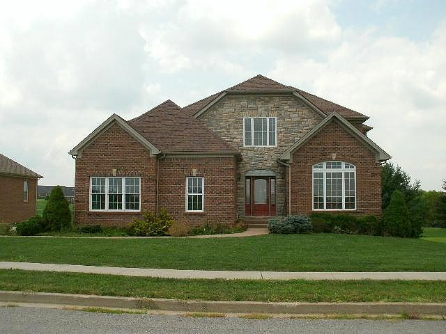 Houston Oaks, Paris, KY 40361 