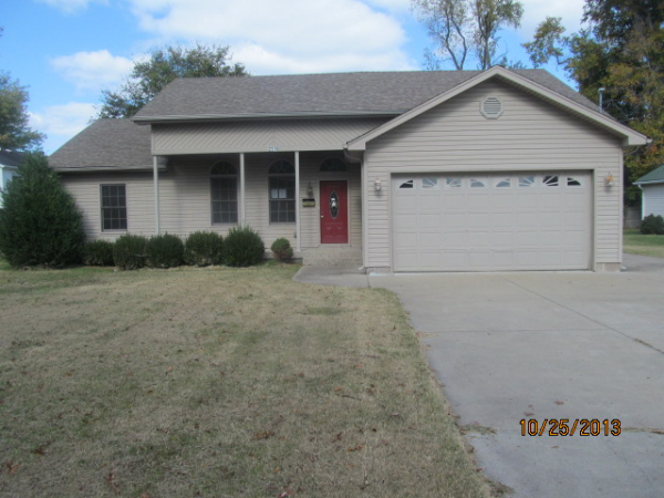 2219 Upper Hunters Trace, Louisville, KY 40216 