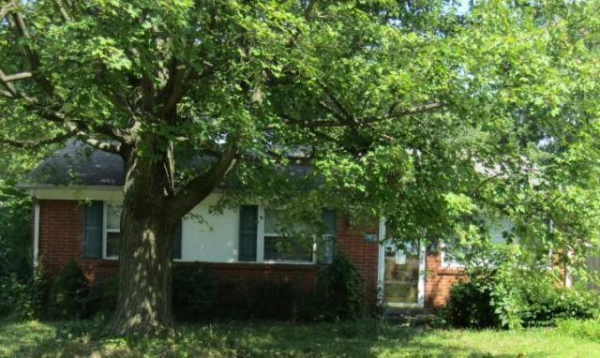 8207 Cris Dr, Louisville, KY 40291 