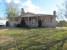 5302 Barnes Dr, Louisville, KY 40219 