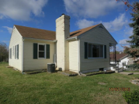 233 Harmons St, Paris, KY 40361 