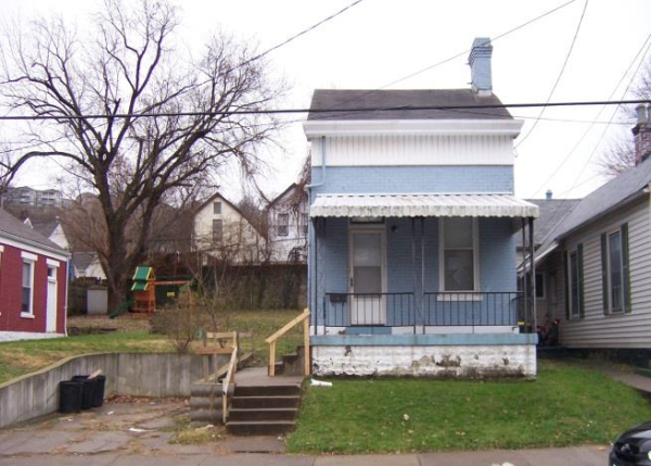 1020 4th Ave., Dayton, KY 41074 