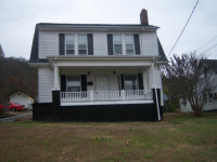 415 Broadway St, Irvine, KY 40336 