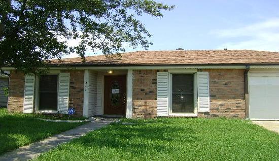 3744 Dulaney Dr, Harvey, LA 70058 