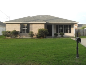 304 AVENUE M, BELLE CHASSE, LA 70037 