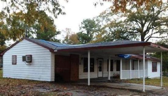 111 Carber Drive, Leesville, LA 71446 