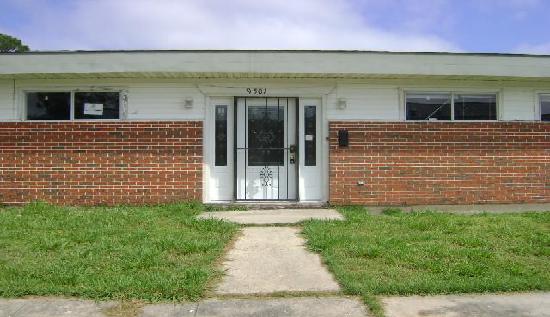 9501 Springwood St, New Orleans, LA 70127 