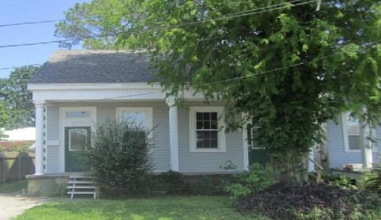 1008 Madison St, Gretna, LA 70053 